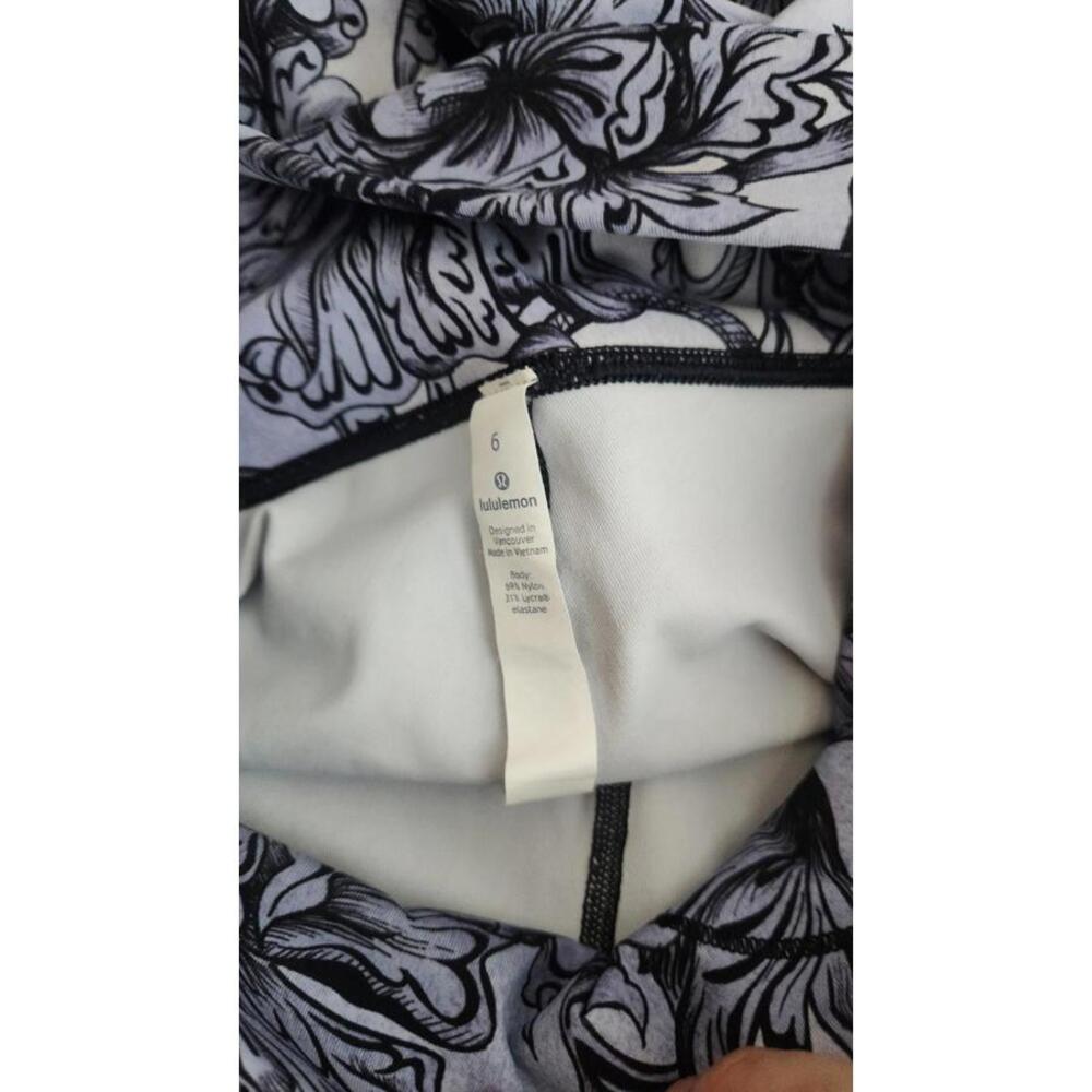 lululemon Wunder Under Crop (Hi-Rise) 21" Size 6 in Hanakotoba Starlight Multi - Picture 6 of 7